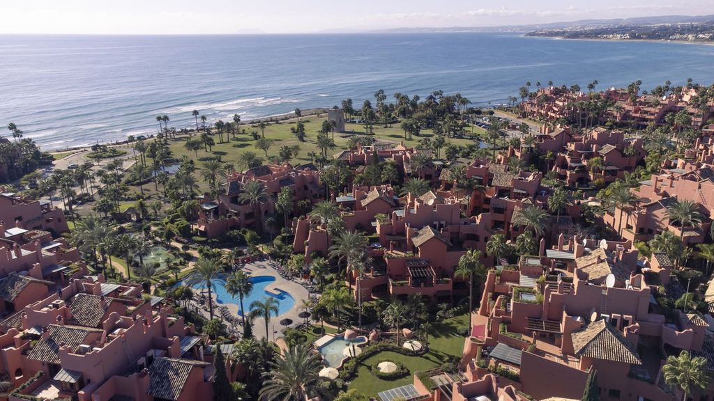 Property photo 2 of 34