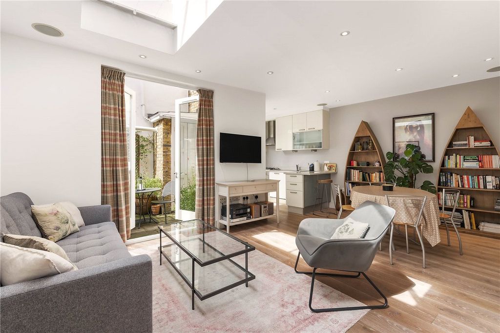 Property photo 2 of 8 Picture No. 06