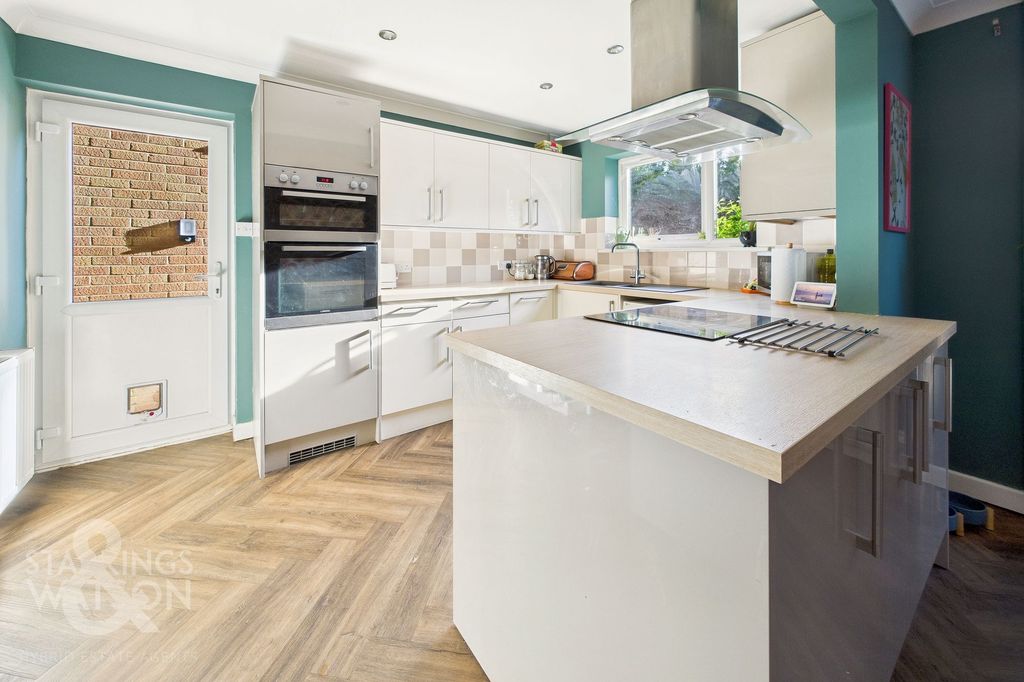 Property photo 3 of 21