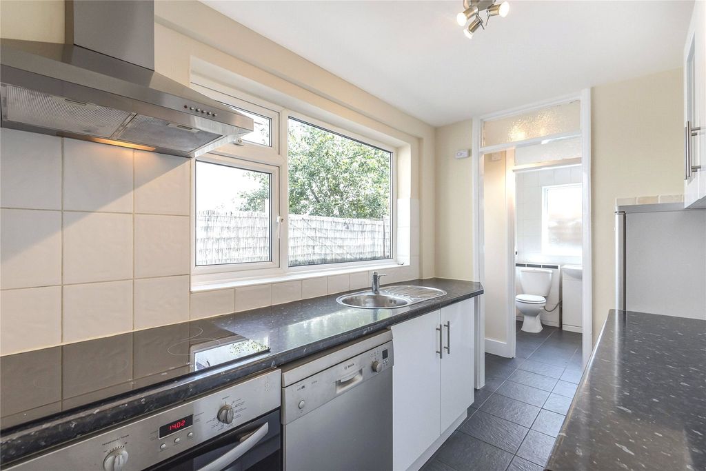 Property photo 3 of 6 Kitchen