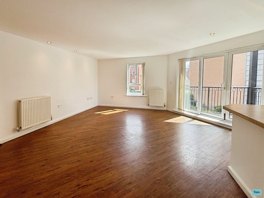 Property photo 2 of 18 Living Room