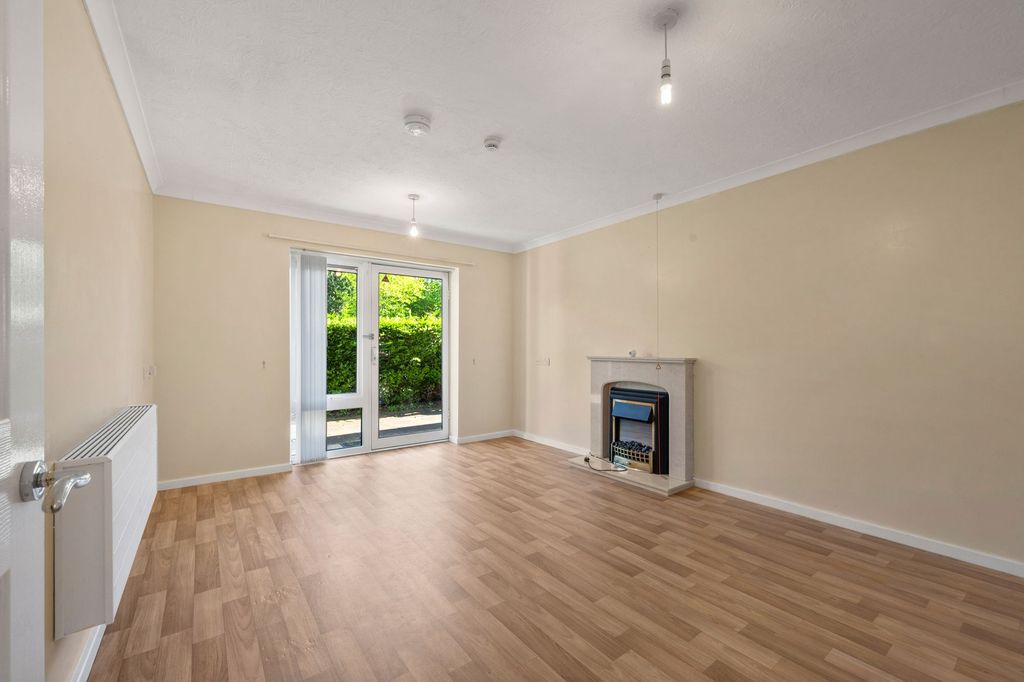 Property photo 2 of 11