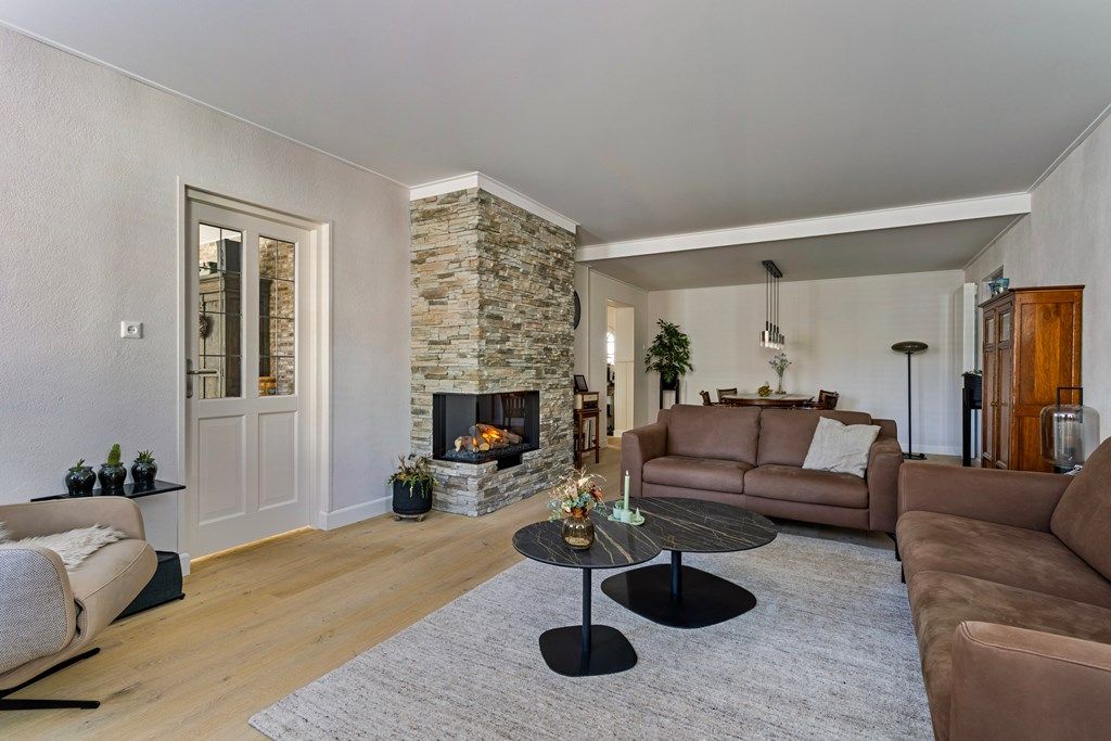 Property photo 2 of 53