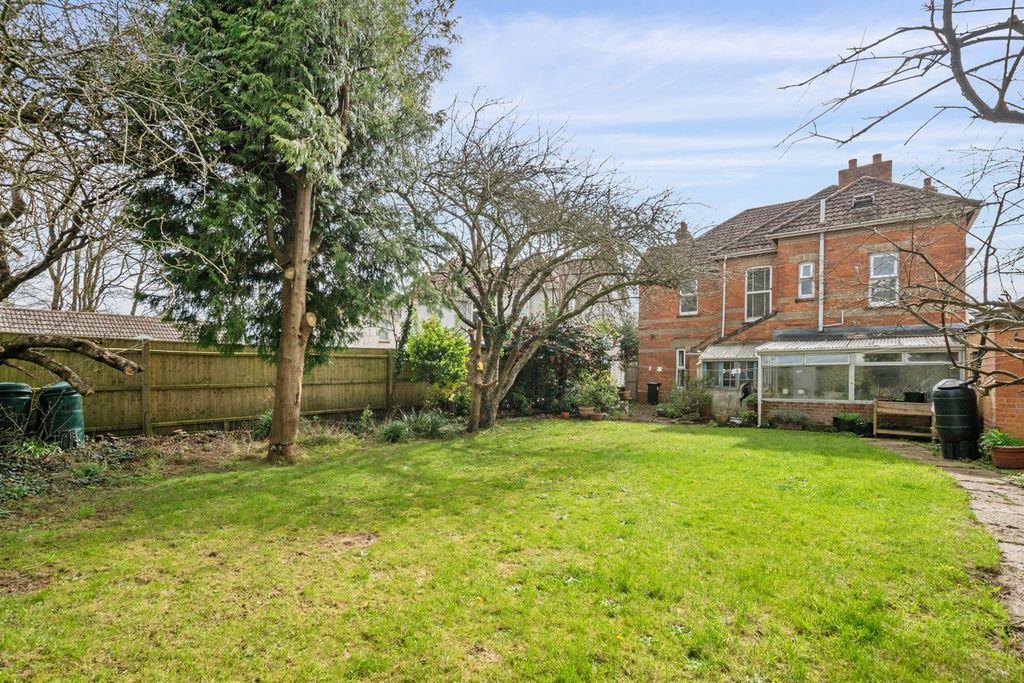 Property photo 3 of 25 Photo 4