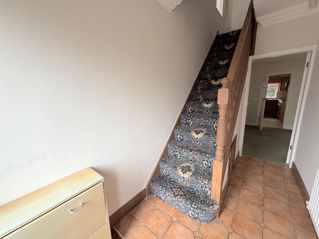 Property photo 3 of 5 Hallway