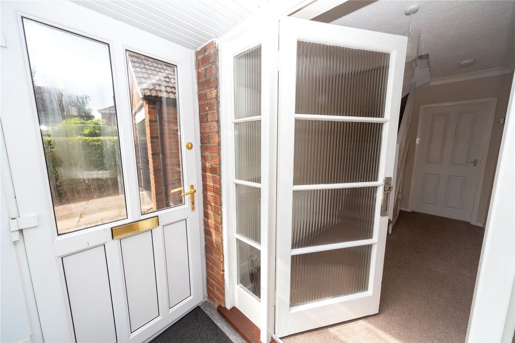 Property photo 2 of 25