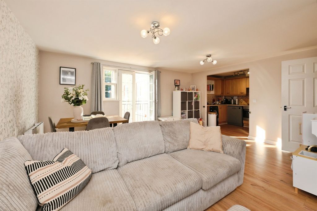 Property photo 3 of 16