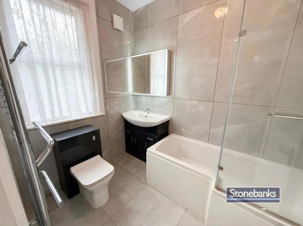 Additional image 19 of 9 bed detached house for saleSalisbury Road, Farnborough GU14