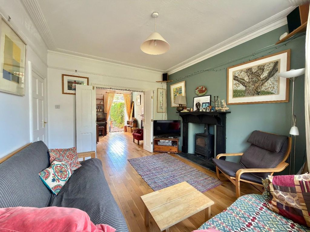 Property photo 3 of 46