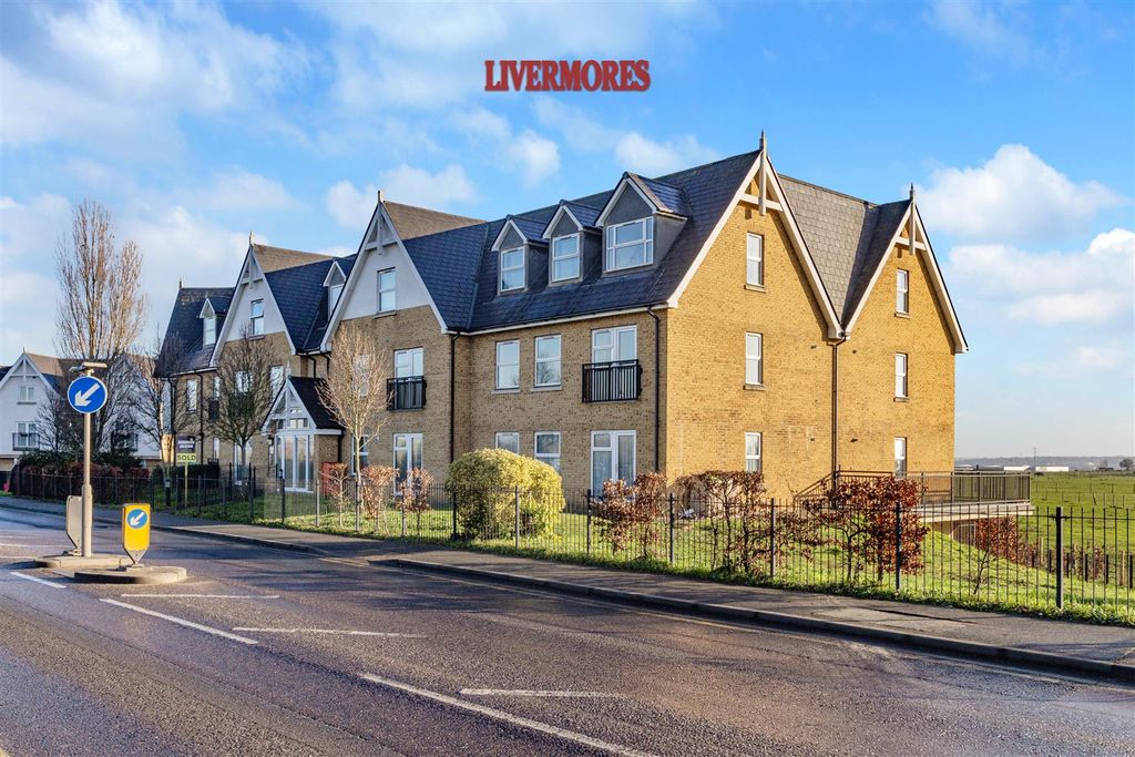 Property photo 1 of 15 External