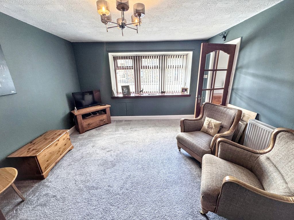 Property photo 3 of 28