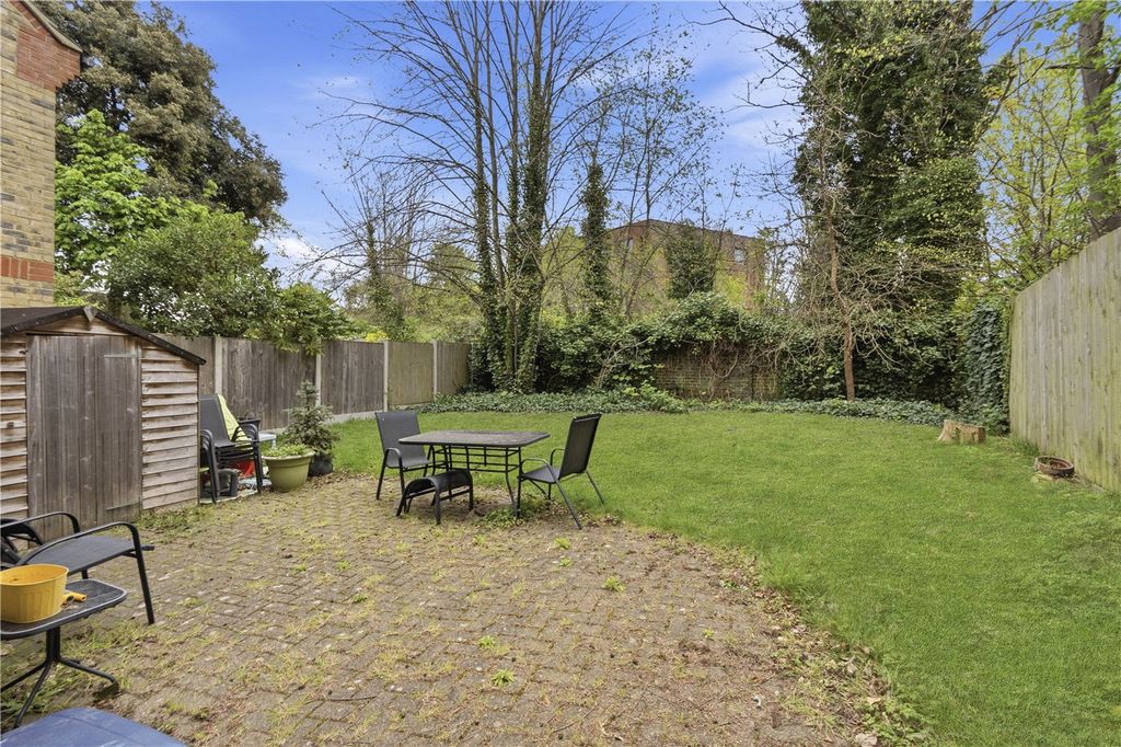 Property photo 3 of 10 Garden