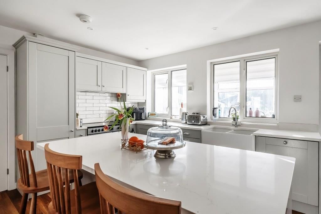 Property photo 2 of 19 1-Chalkpit-Lane-4.Jpg