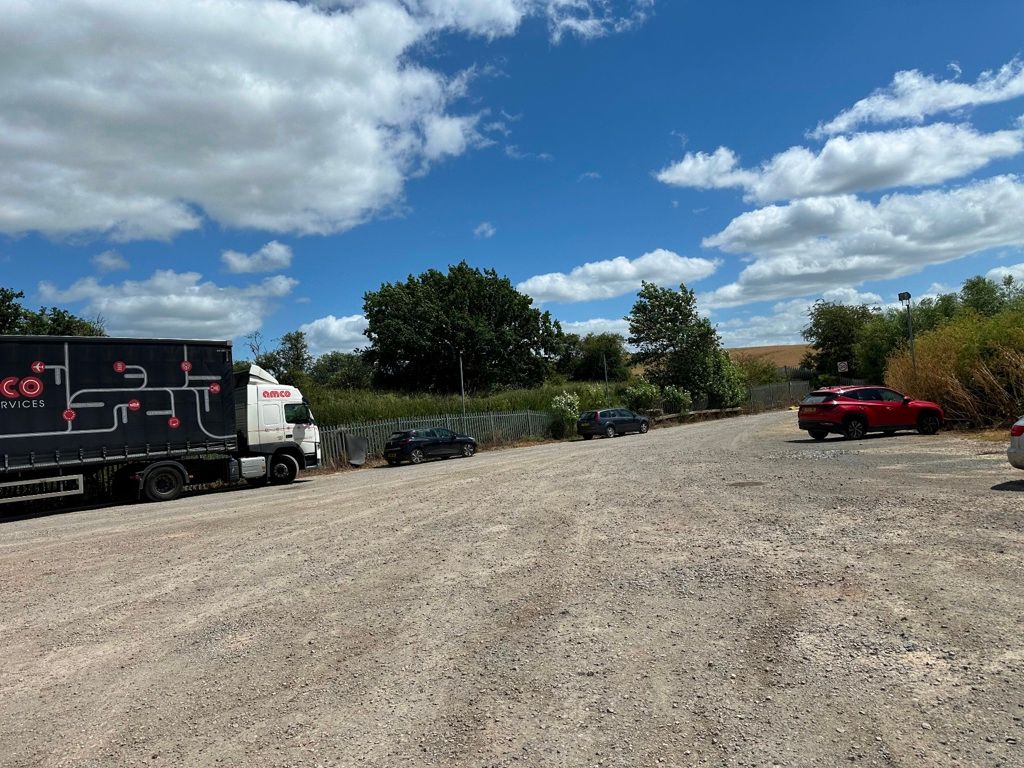 Property photo 3 of 7 Photo 4