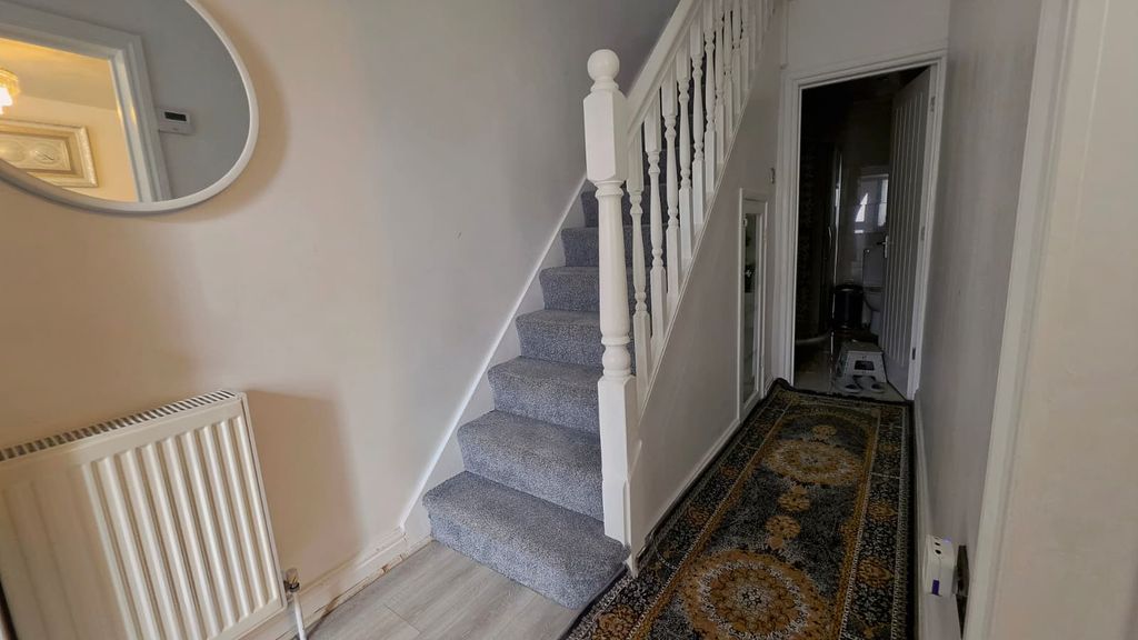 Property photo 2 of 24