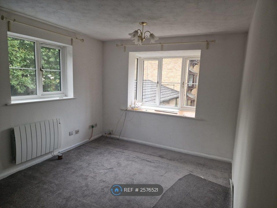 Property photo 3 of 6
