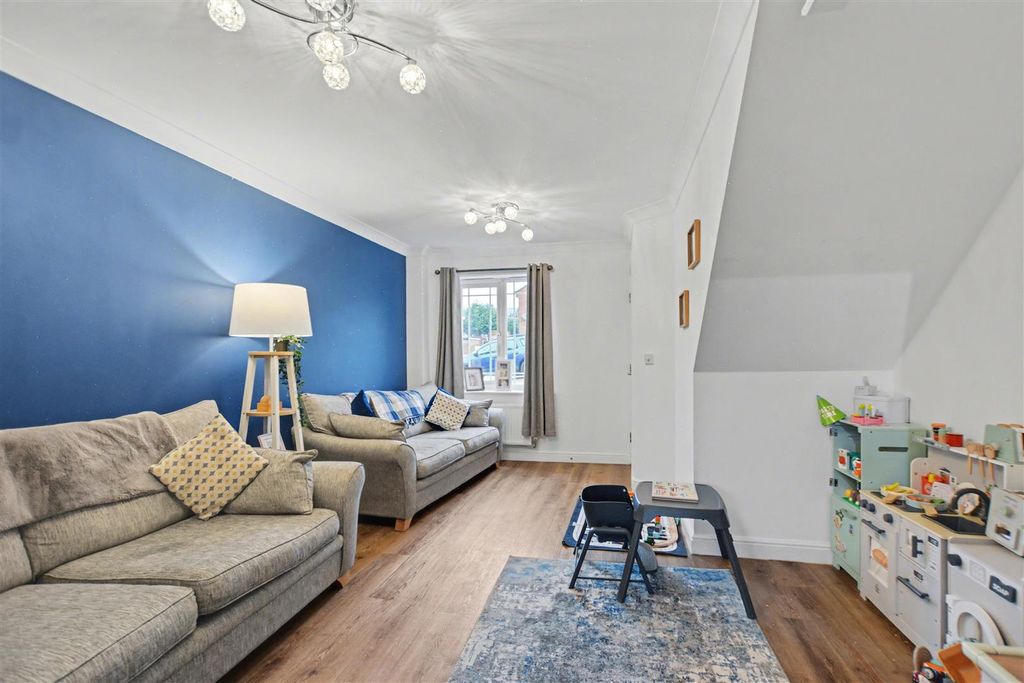 Property photo 2 of 22 Lounge_2.Jpeg