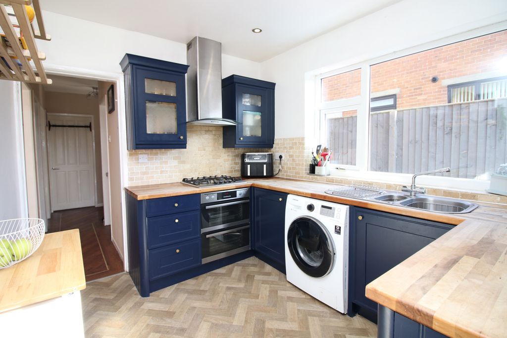 Property photo 2 of 26