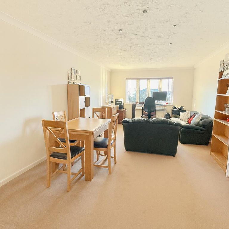 Property photo 2 of 10 Chatgpt Image Nov 27, 2025, 11_46_53 Am.Png