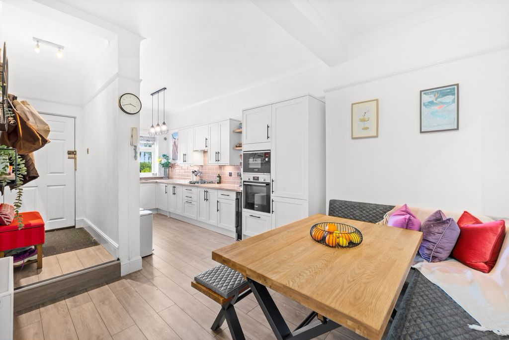 Property photo 2 of 17 Image9.Jpg