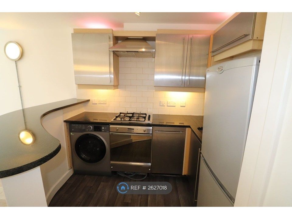Property photo 3 of 7 Kitchen