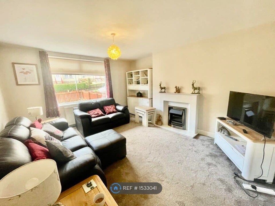 Property photo 2 of 9 Livingroom