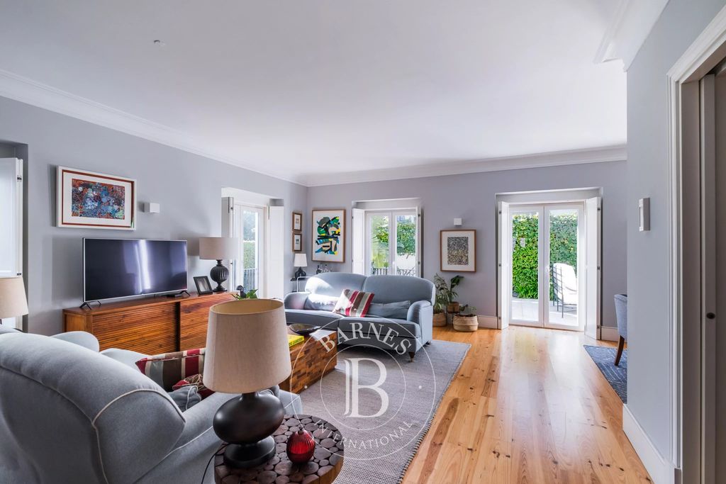 Property photo 2 of 35