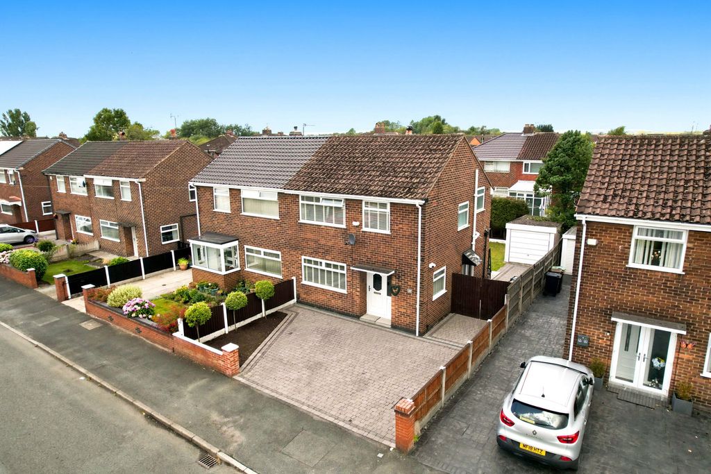 Property photo 2 of 33
