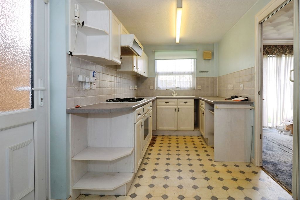 Property photo 2 of 15 Kitchen