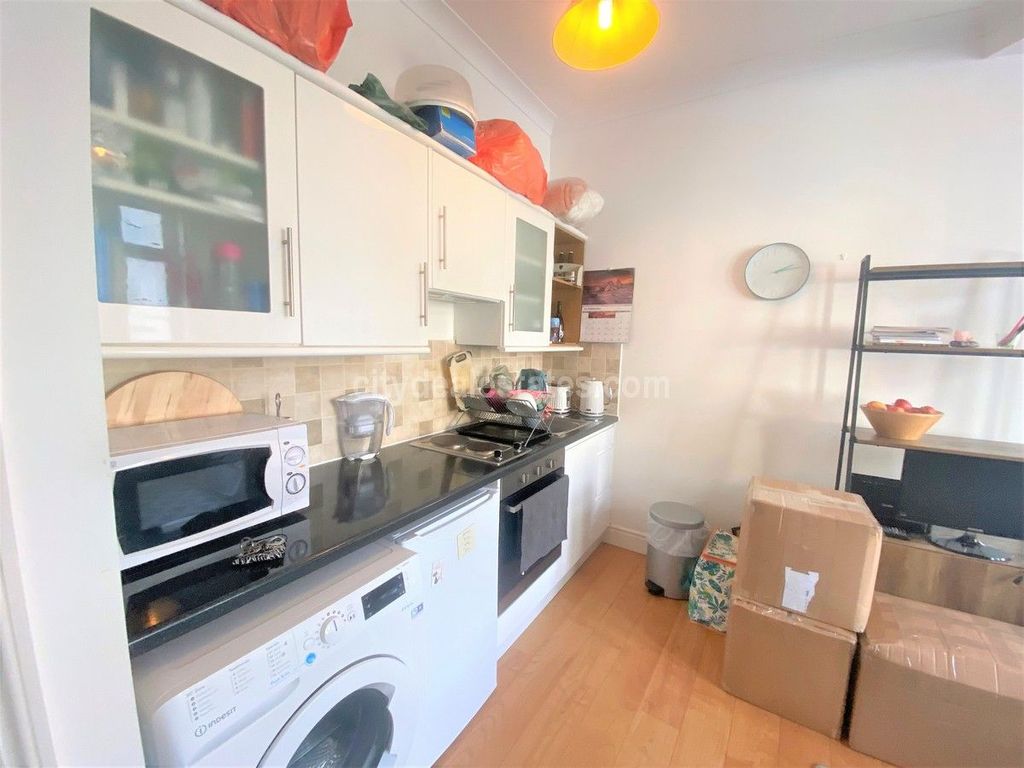 Property photo 2 of 3