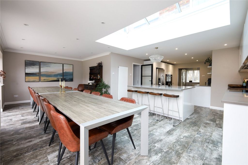 Property photo 2 of 21 Picture No. 16