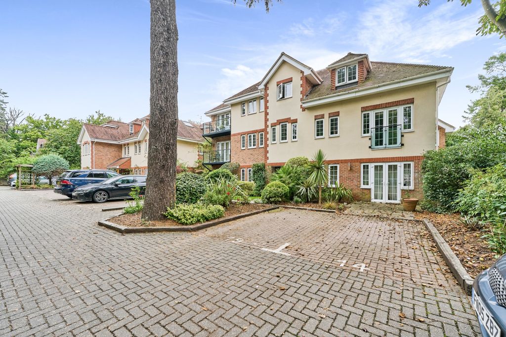 Property photo 1 of 15 Front