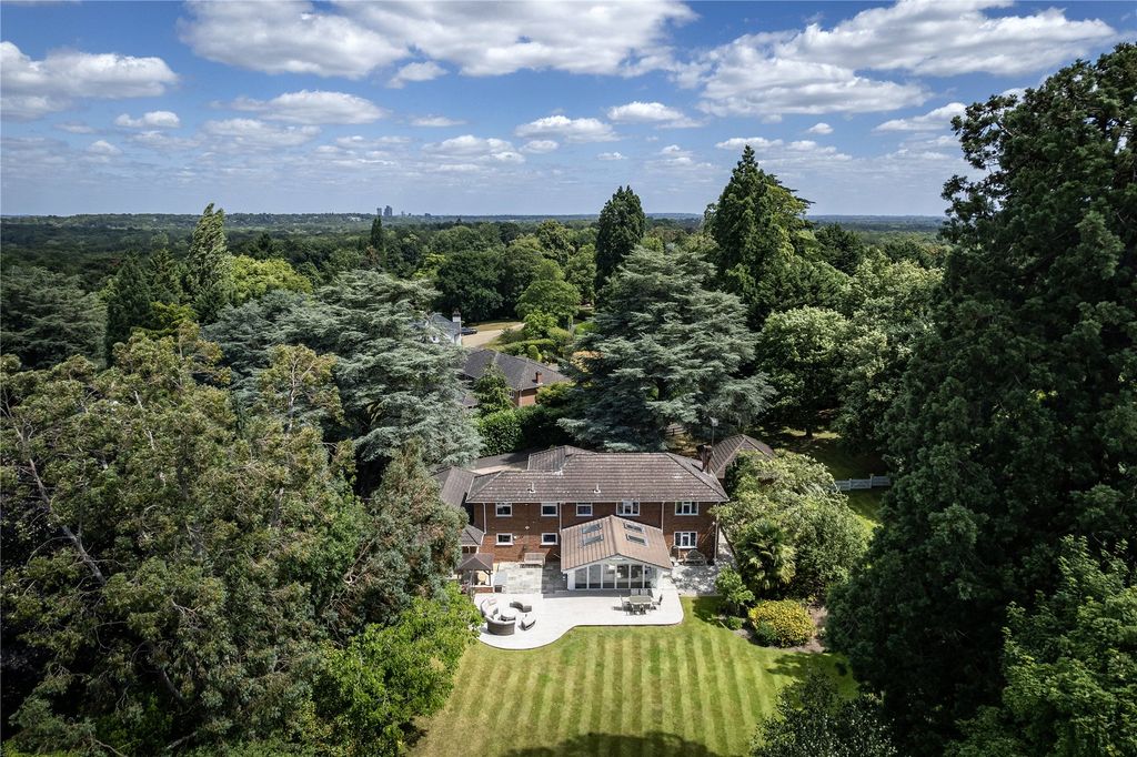 Property photo 2 of 43 Picture No. 01