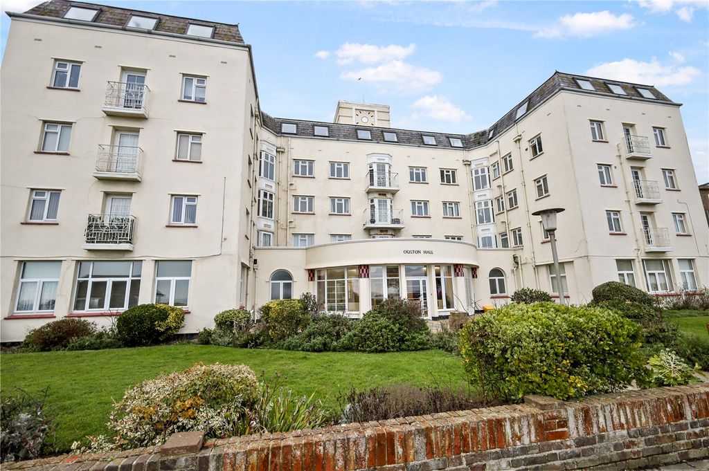 Property photo 1 of 6 External