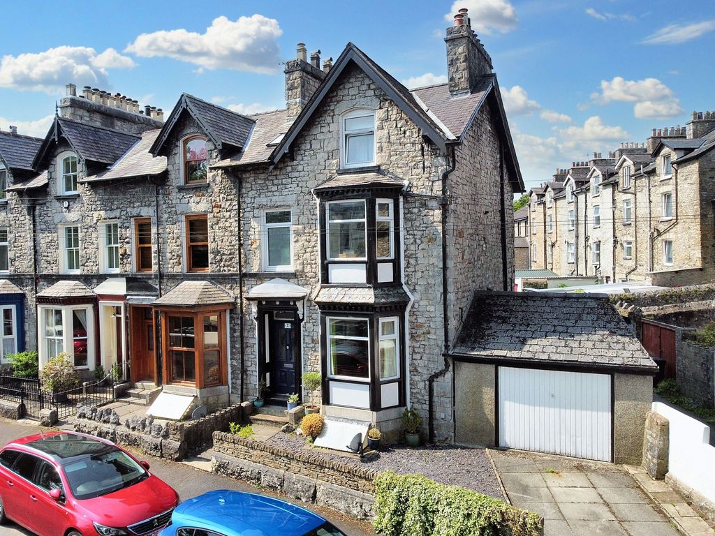 Property photo 1 of 25