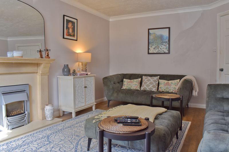 Property photo 2 of 13 Lounge