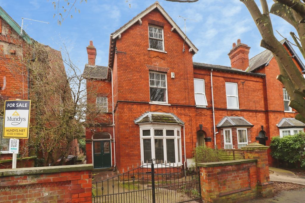 Property photo 1 of 20