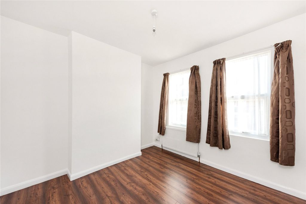 Property photo 2 of 14 Picture No. 10