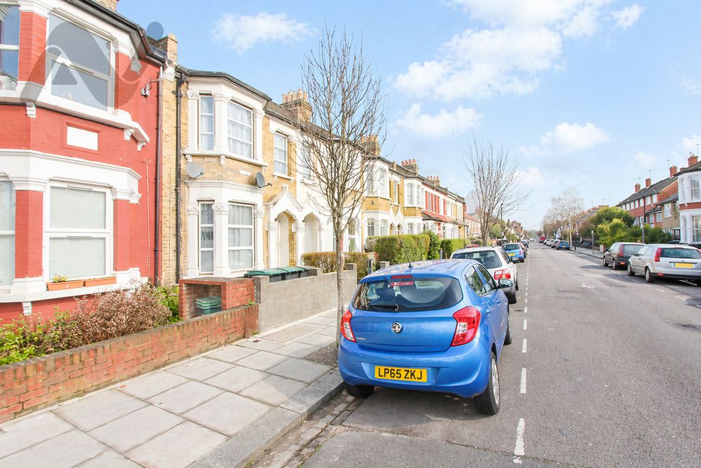 Property photo 1 of 3