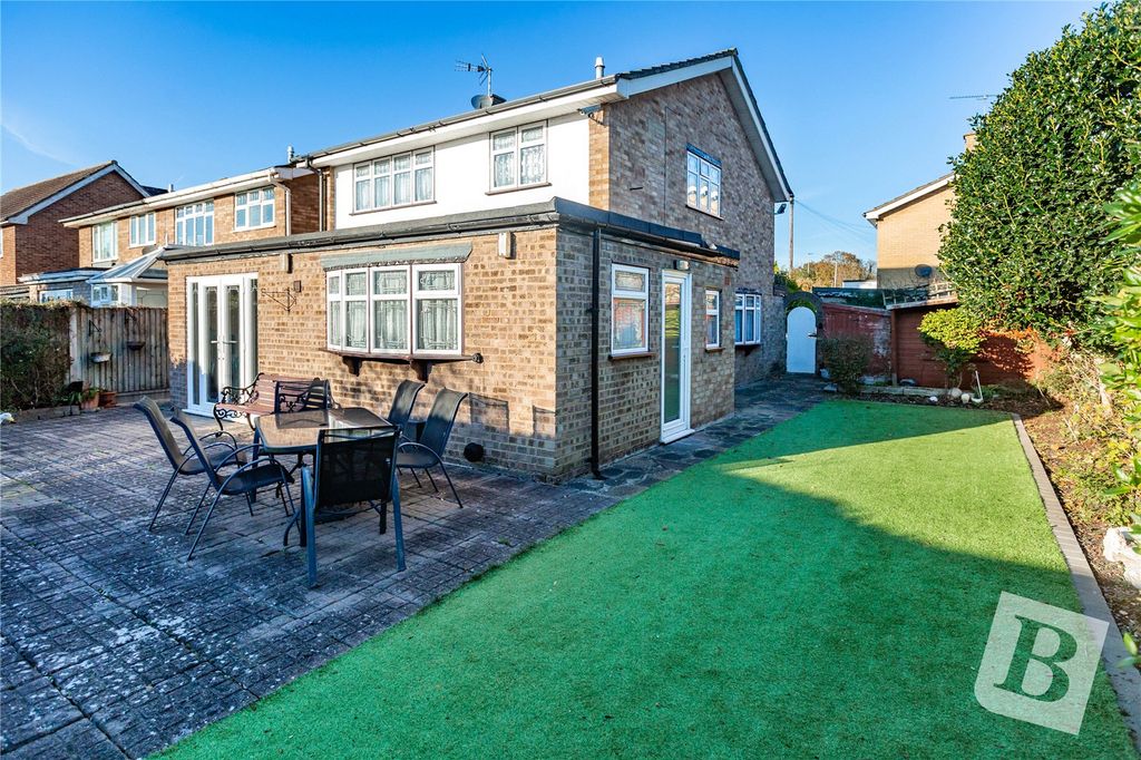 Property photo 2 of 18 Rear Garden