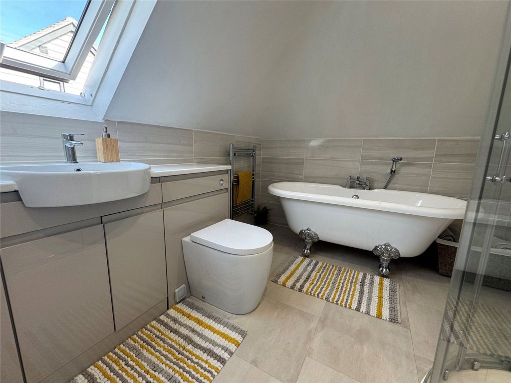 Property photo 3 of 16 Picture No. 02