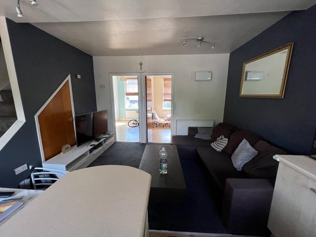 Property photo 3 of 7