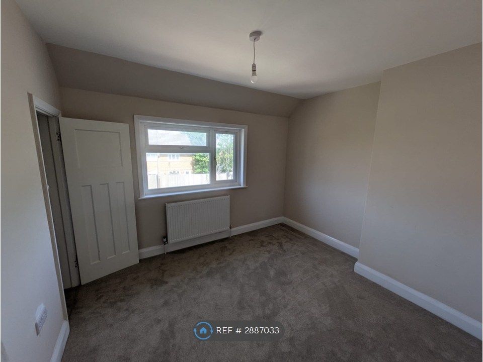 Property photo 3 of 5 Bedroom 1