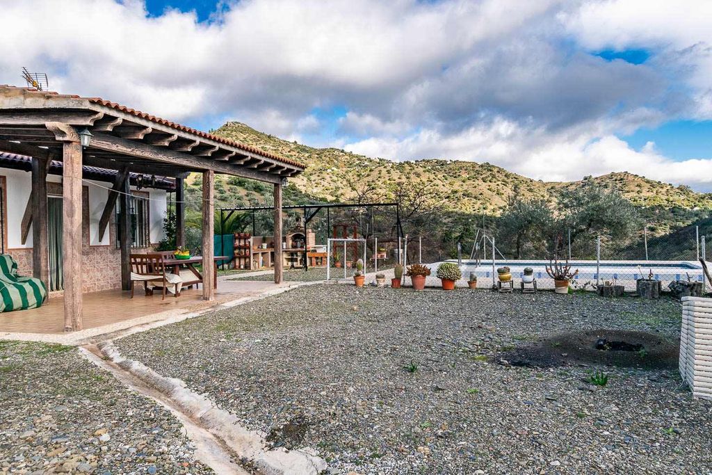 Property photo 1 of 27