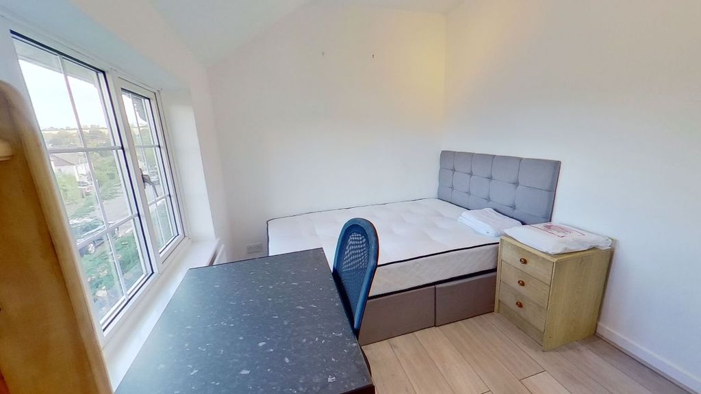 Property photo 3 of 30