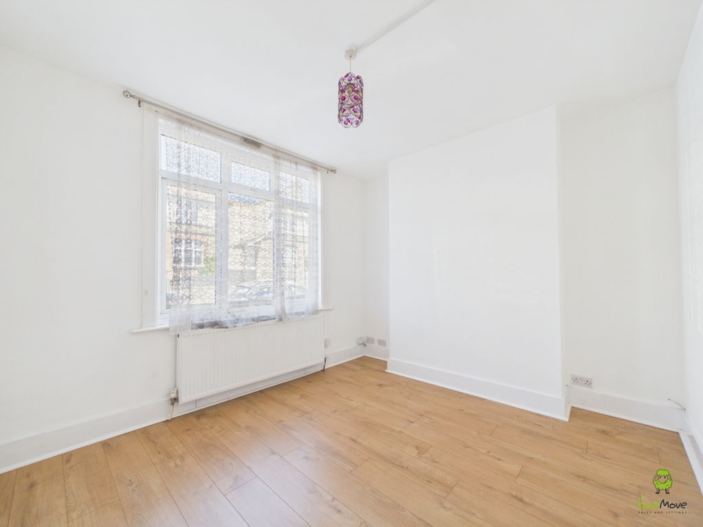 Property photo 2 of 15 Presented By Kevin At Ewemove Bexleyheath And Dart