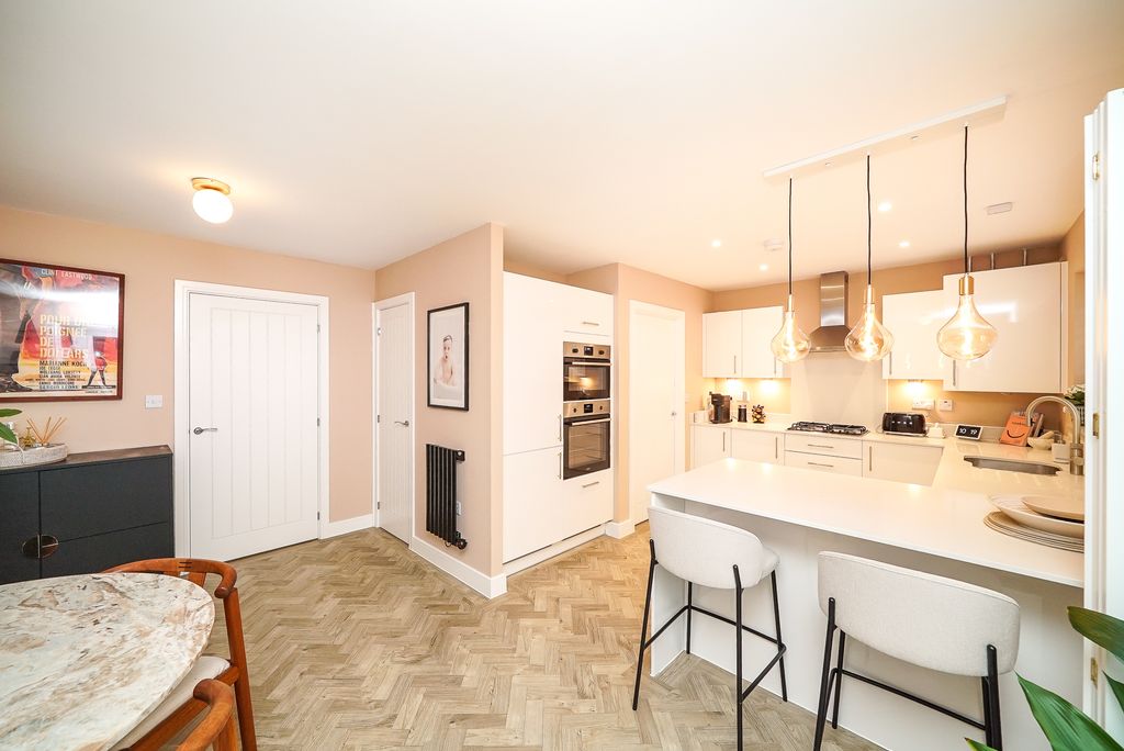 Property photo 3 of 24