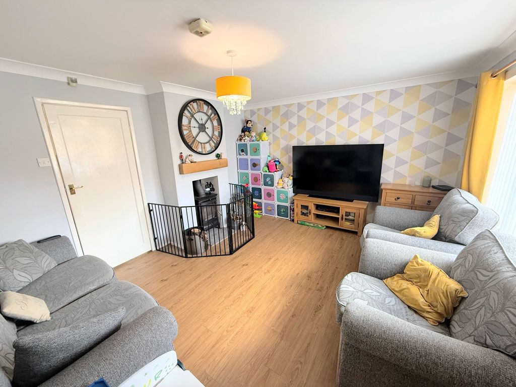Property photo 2 of 23