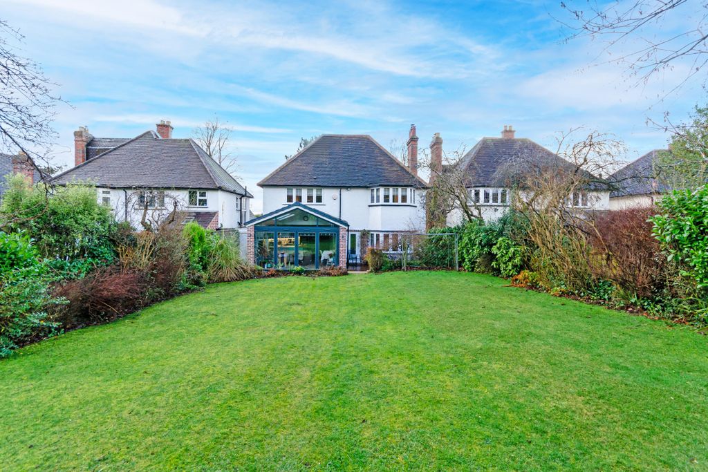 Property photo 2 of 40