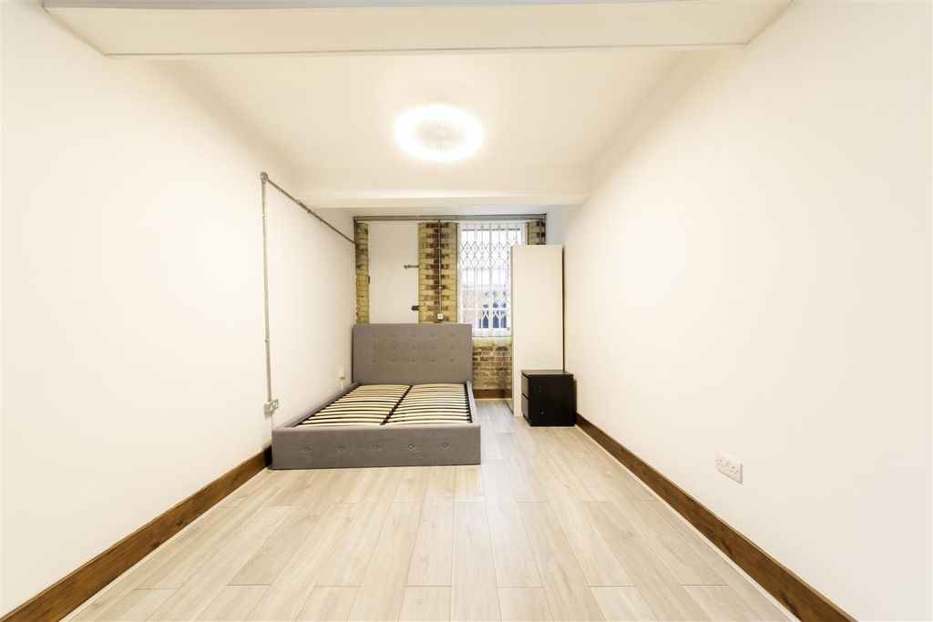 Property photo 2 of 21 1 Prince Of Wales Passage -2.Jpg